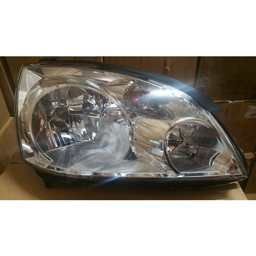 RHS Headlight to suit Mitsubishi 380 **CLEAR INDICATOR LENS** BRAND NEW GENUINE - MN181398