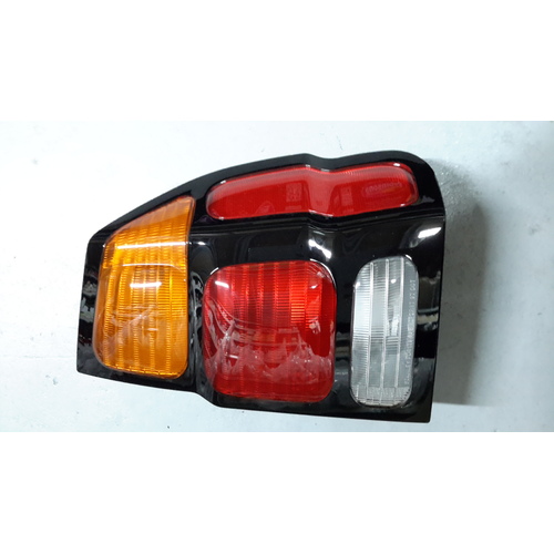 Tail light RHS to suit Mitsubishi PA Challenger - BRAND NEW GENUINE - MR496374